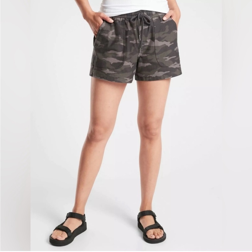 Athleta size 10 comfy shorts